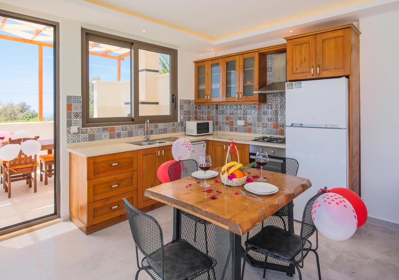 Villa 1 Sleeps 2 Honeymoon Isolated Infinity-Villa Orkide Uzumlu  Eksteriør billede